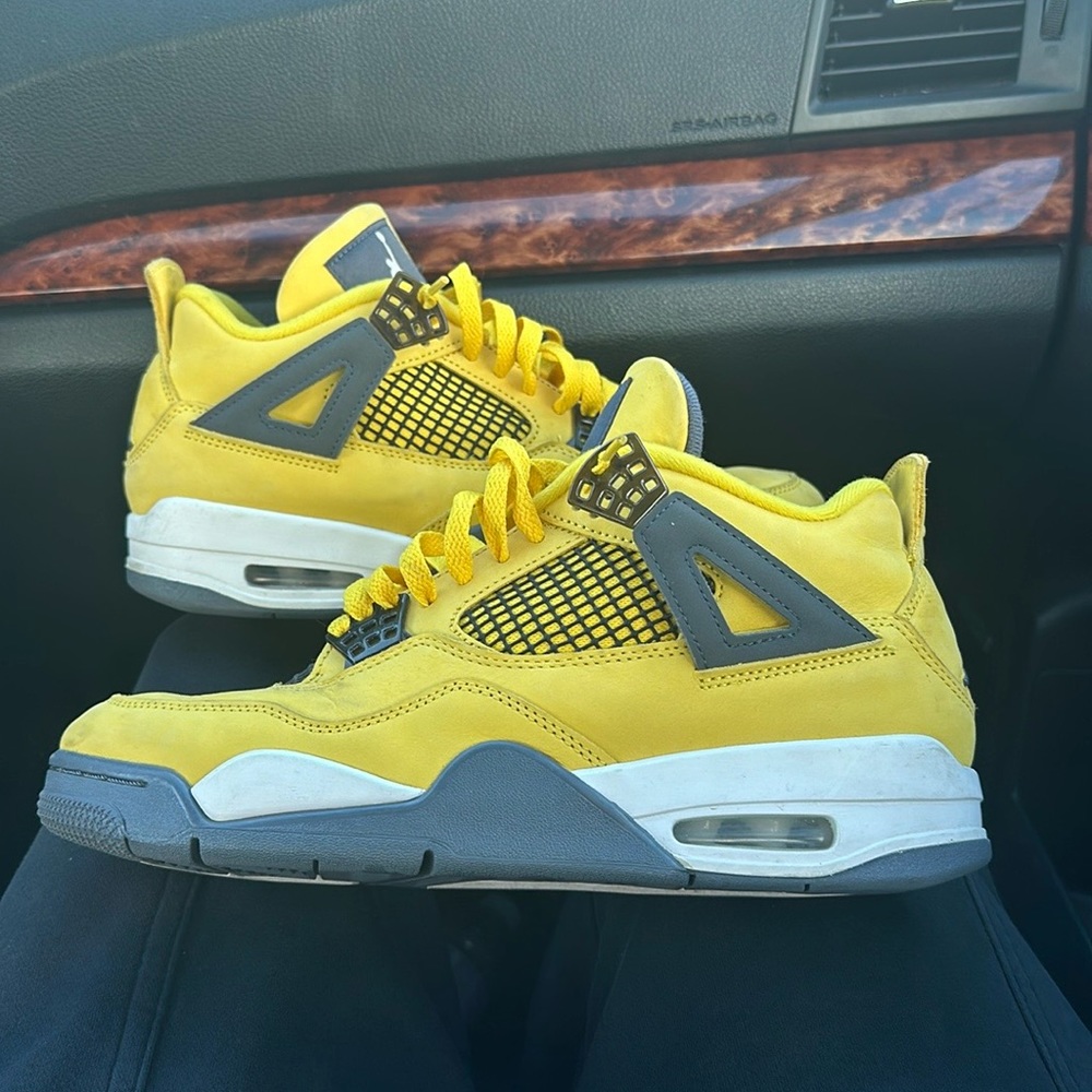 Jus trying to get some money worn good no damage to the shoe